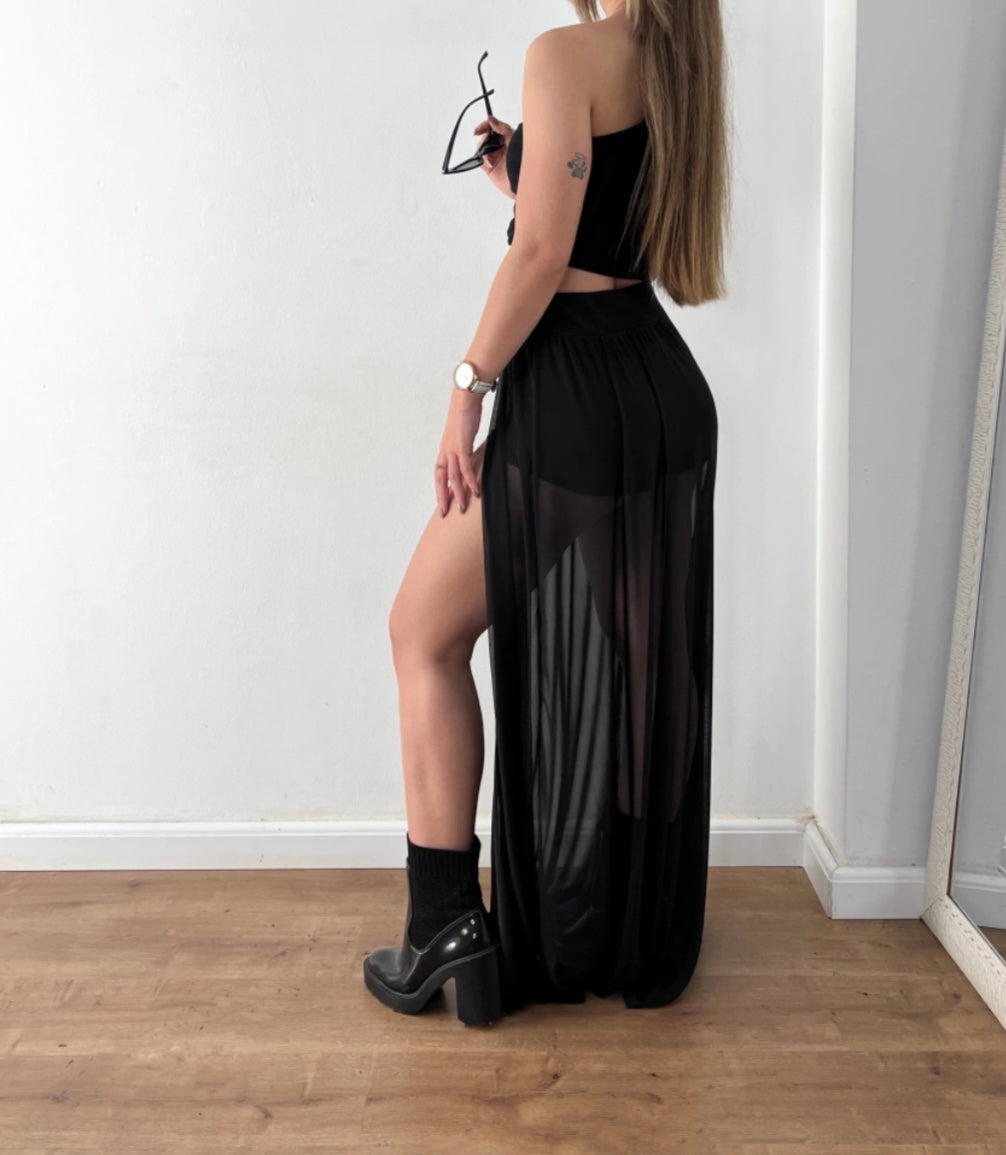 Saia tule com shorts e fenda