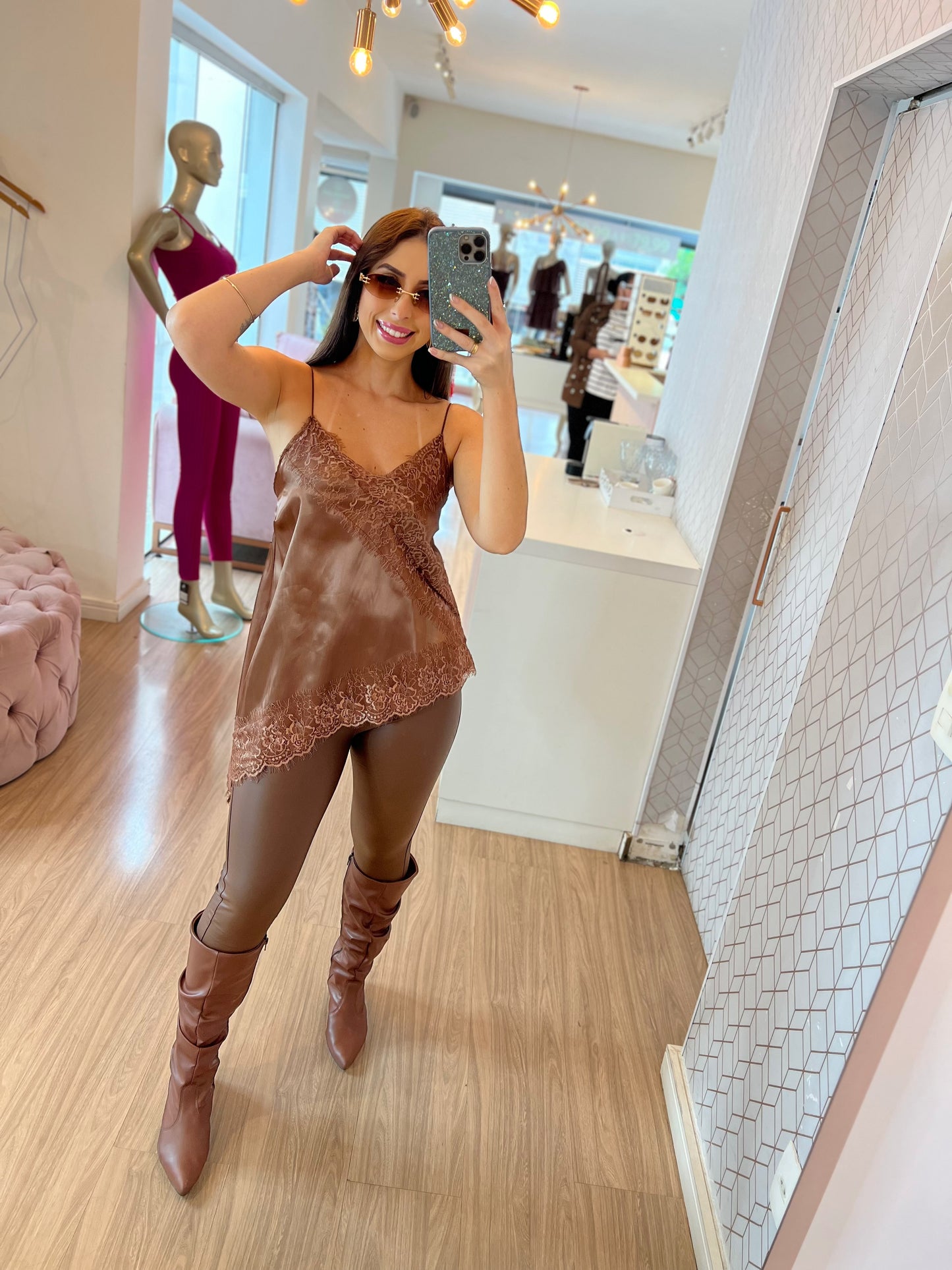 Calça couro flanelada marrom