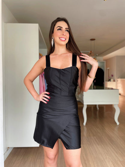 Vestido acetinado preto