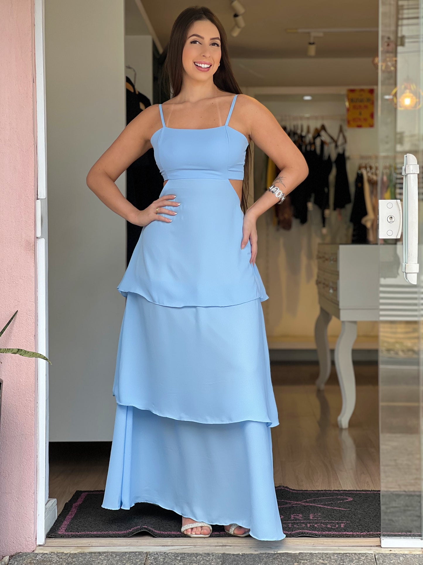Vestido longo azul babado