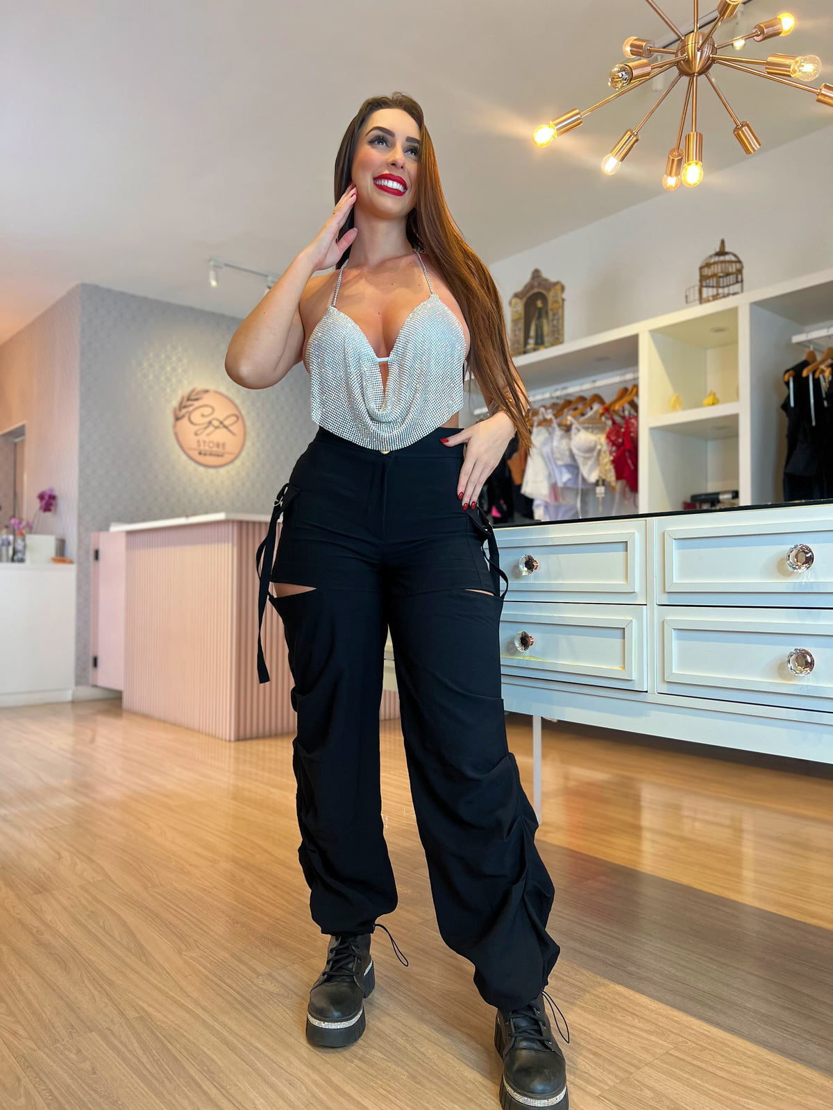 Calça cargo recortes