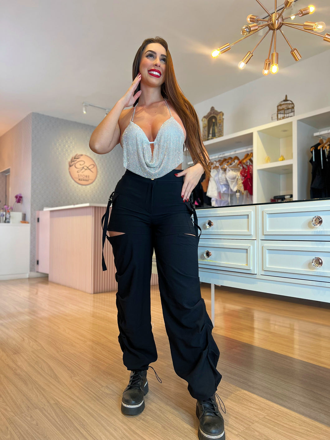 Calça cargo recortes