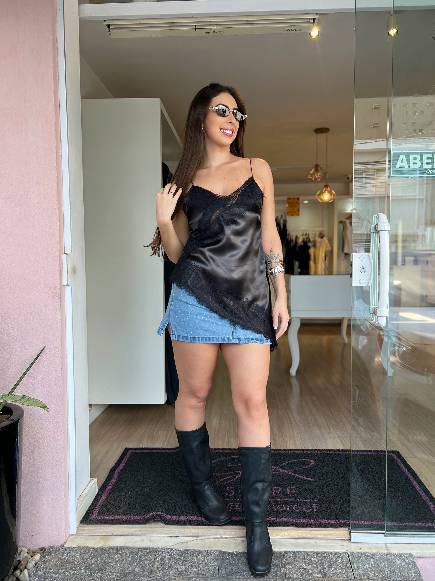 Blusa acetinada preta